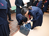 6年生がお手伝いします