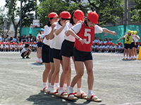 6年生「ムカデ競走」